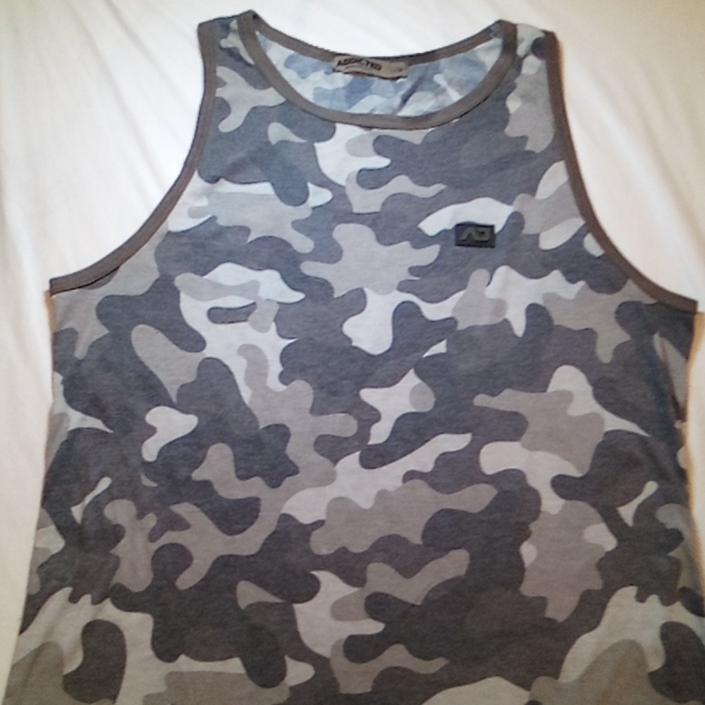 Addicted, Size Large, Camo, Tank Top - Picture 2 of 3